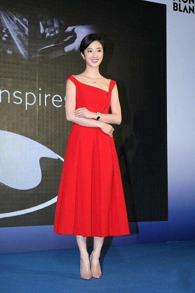 礼服短发发型怎么梳_短发礼服发型_礼服短发发型图片女